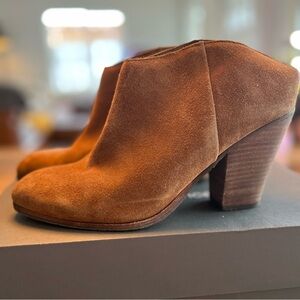 Dolce Vita size 9 booties